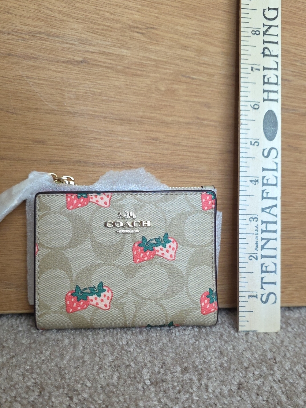 Coach Strawberries Signature Zip Card Case - Tan/Pink